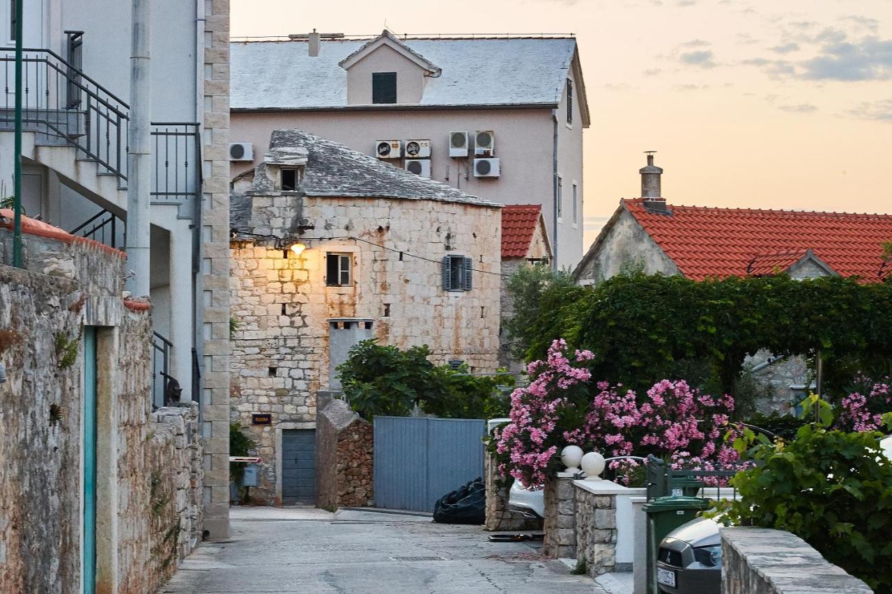 Guest House Marija Bol Exterior foto